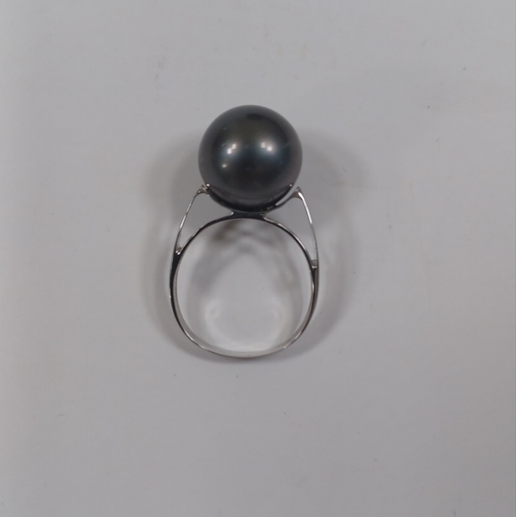 Authentic  Black Pearl Ring with 14K white gold Size: 6.5 12.5mm - Picture 3 of 7